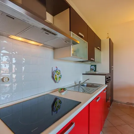 Nespolo Apartment *